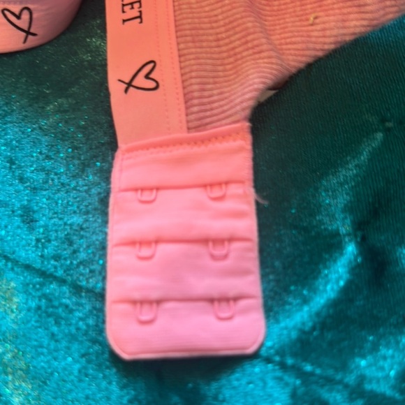 Victoria's Secret Pink Molded Cup Bra - Picture 3 of 6